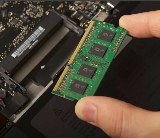 Замена оперативной памяти на ноутбуке в Усть-Луге