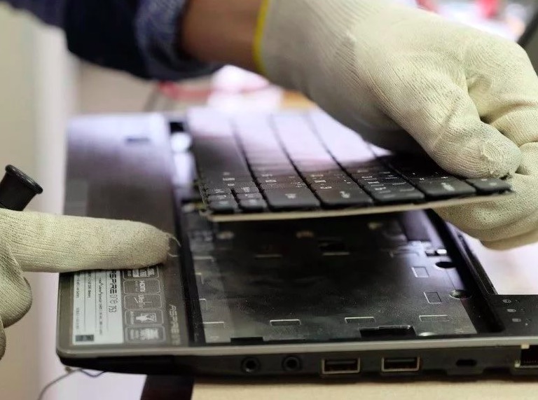 Ремонт клавиатуры ноутбука Ремонт клавиатуры ноутбука в Усть-Луге